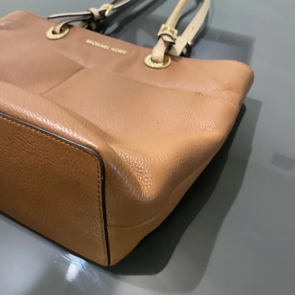 Michael Kors Bedford Pebbled Leather Brown Top Zip Pocket Handbag Tote Bag